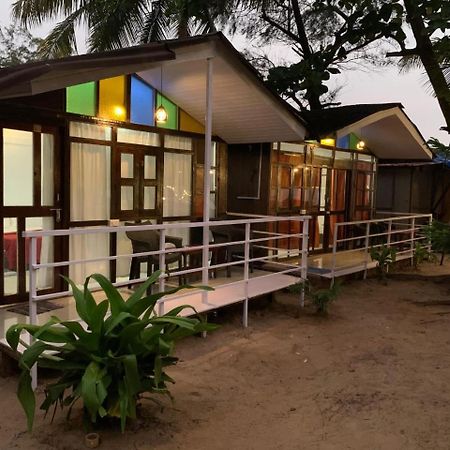פאלולם Casa Beach Hut Resort מראה חיצוני תמונה
