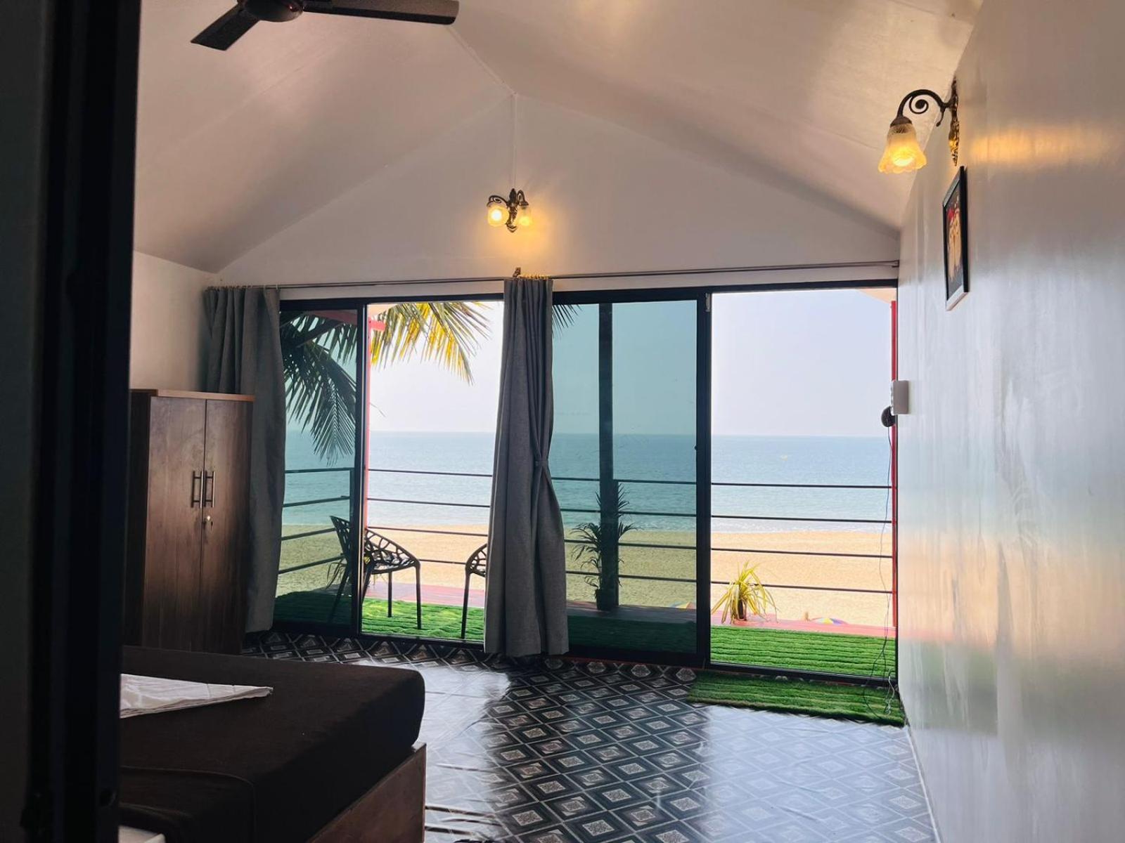 פאלולם Casa Beach Hut Resort מראה חיצוני תמונה