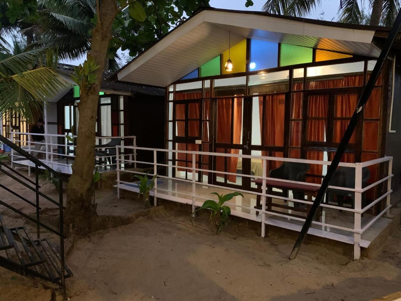 פאלולם Casa Beach Hut Resort מראה חיצוני תמונה