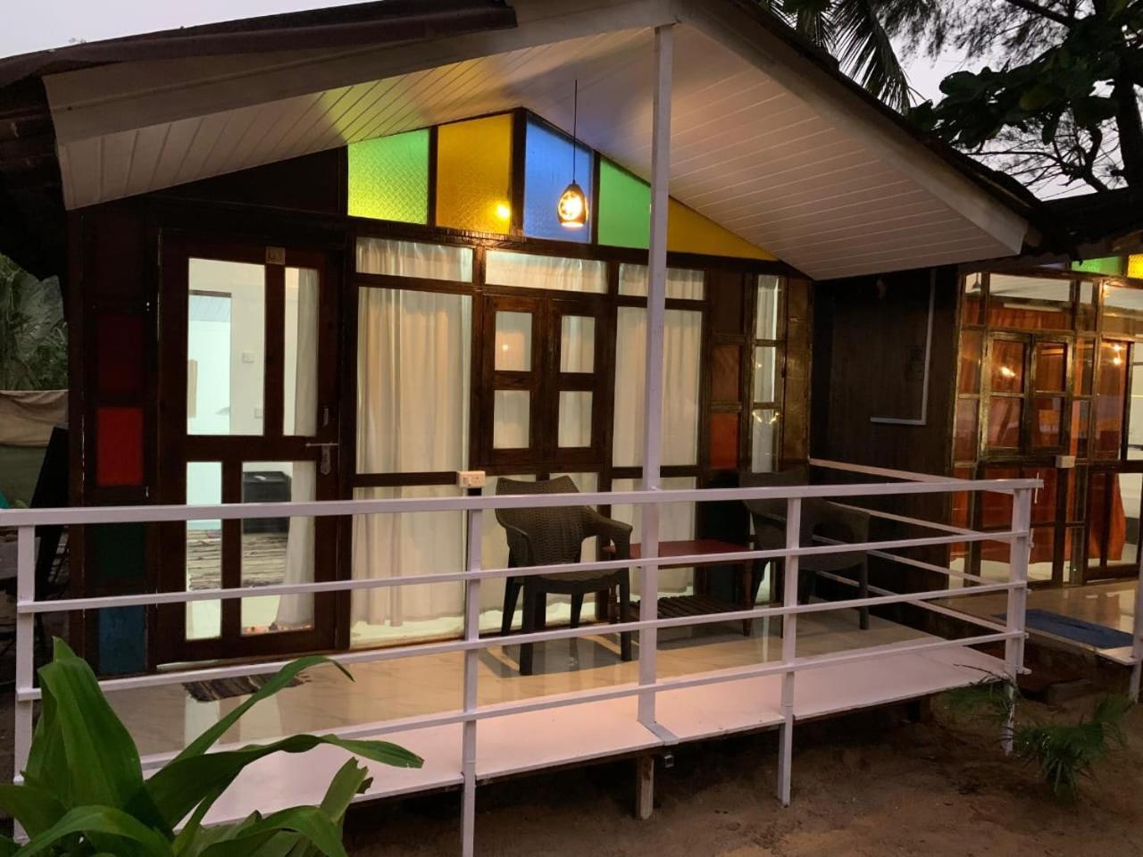 פאלולם Casa Beach Hut Resort מראה חיצוני תמונה